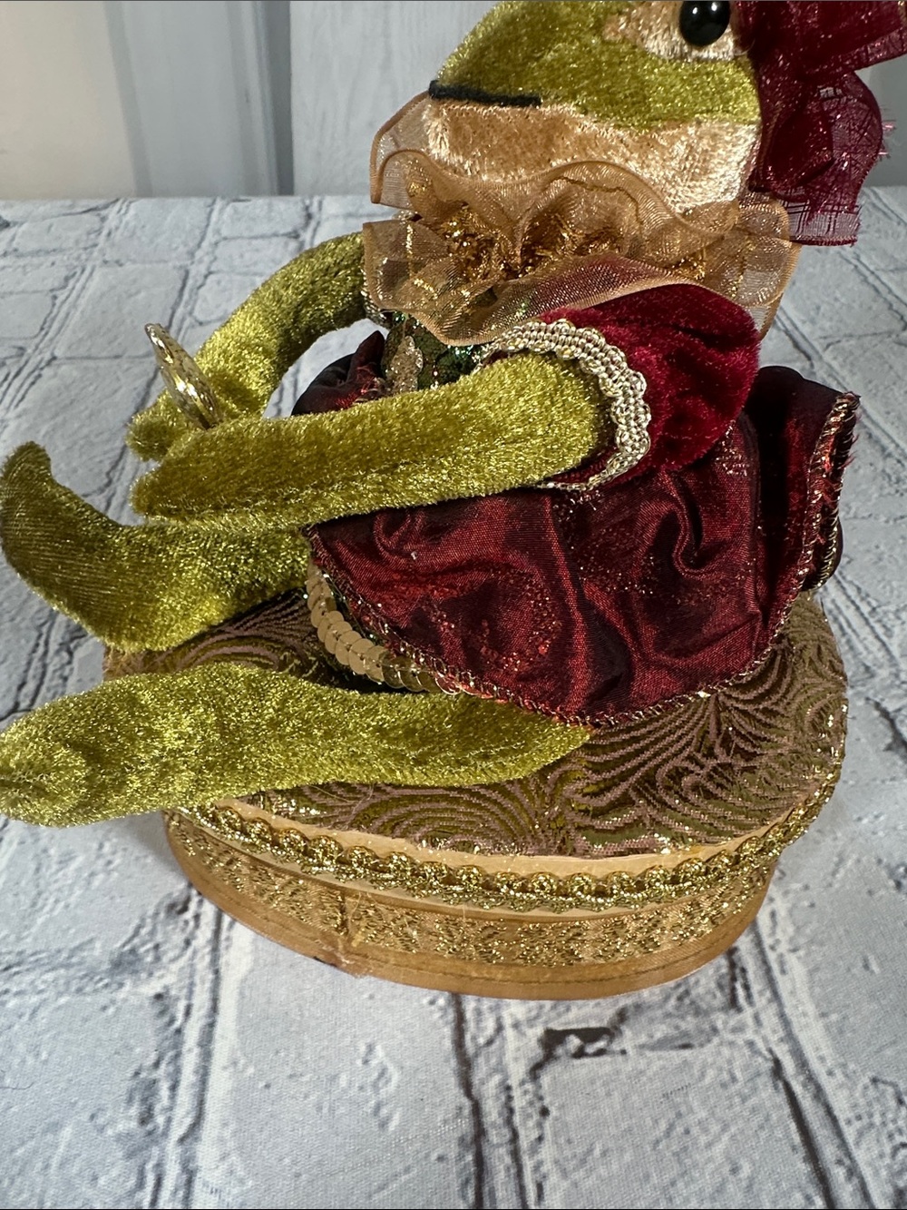 Velvet Plush Frog Prince on a Gold Gift Box - Picture 5 of 15
